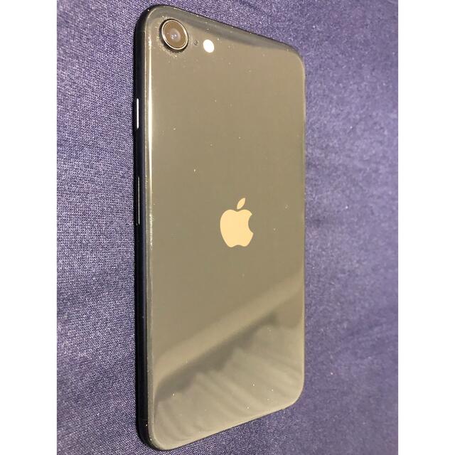 Apple(アップル)のiPhone SE 第2世代 (SE2) ブラック 64 GB SIMフリー スマホ/家電/カメラのスマートフォン/携帯電話(携帯電話本体)の商品写真
