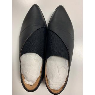 イッセイミヤケ(ISSEY MIYAKE)のISSEY MIYAKEとユナイテッドヌードのコラボ商品　新品未使用23.5(ローファー/革靴)