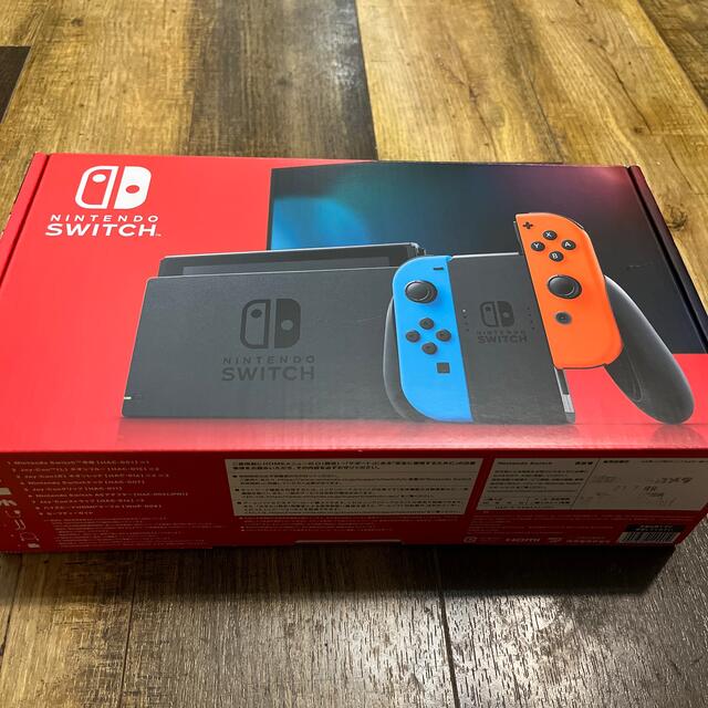 Nintendo Switch(ニンテンドースイッチ)の【美品】Switch スイッチ 本体 エンタメ/ホビーのゲームソフト/ゲーム機本体(携帯用ゲーム機本体)の商品写真