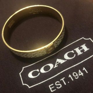 コーチ(COACH)のCOACH  コーチ　バングル　ブレスレット　ゴールド × ホワイト(ブレスレット/バングル)