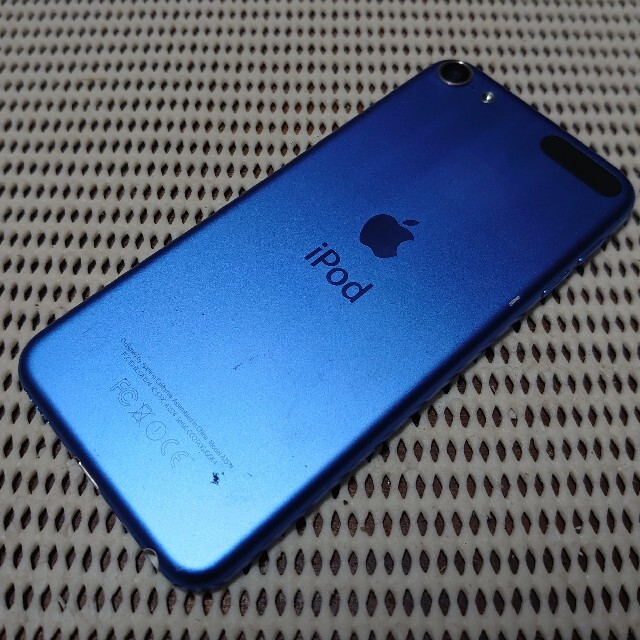 iPod touch(アイポッドタッチ)の完動品iPod touch(第6世代)本体16GBブルー送料込 スマホ/家電/カメラのオーディオ機器(ポータブルプレーヤー)の商品写真