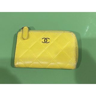 シャネル(CHANEL)のCHANEL キーチェーン付きコインケース　イエロー(コインケース)