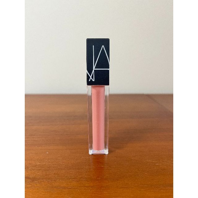 NARS(ナーズ)の【NARS】ベルベットリップグライド 2711 アンドレスト コスメ/美容のベースメイク/化粧品(リップグロス)の商品写真