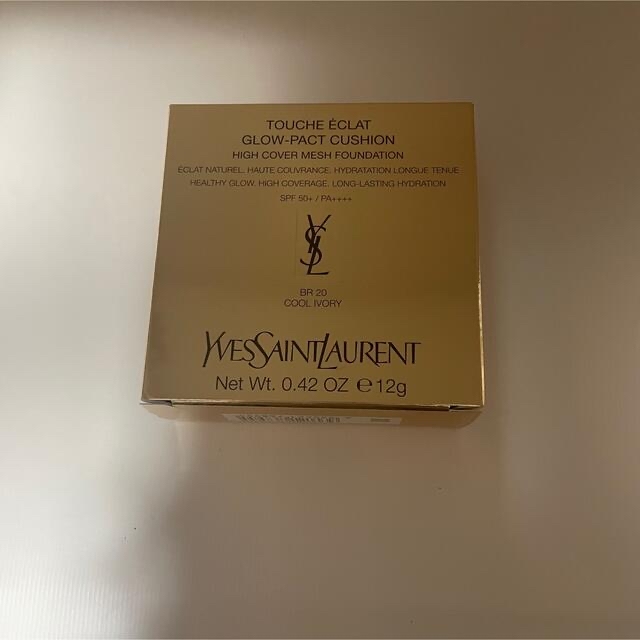 Yves Saint Laurent Beaute(イヴサンローランボーテ)の新品未使用♡イブサンローランYSLラディアントタッチグロウパクトBR20 コスメ/美容のベースメイク/化粧品(ファンデーション)の商品写真