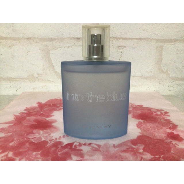 GIVENCHY(ジバンシィ)のジバンシー　イントゥザブルー　50ml コスメ/美容の香水(香水(男性用))の商品写真