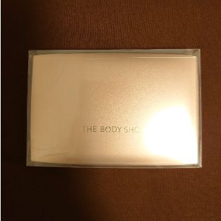 ザボディショップ(THE BODY SHOP)のThe BODY SHOP CMPスペシャルコンパクトケース　ゴールド(ファンデーション)