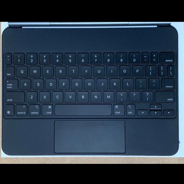 Apple(アップル)のiPadPro11inch Magic Keyboard US版 美品 スマホ/家電/カメラのスマホアクセサリー(iPadケース)の商品写真