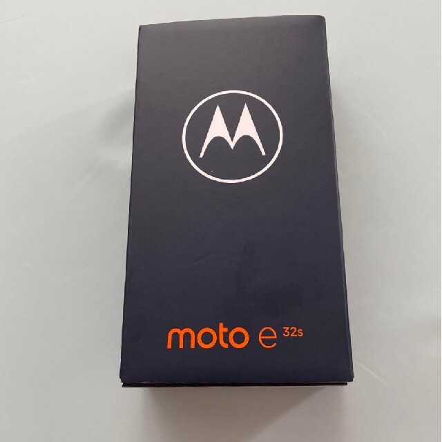 Motorola(モトローラ)のmoto e32s スレートグレー　新品未使用 スマホ/家電/カメラのスマートフォン/携帯電話(スマートフォン本体)の商品写真