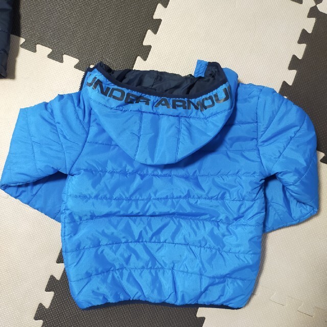 UNDER ARMOUR(アンダーアーマー)のアンダーアーマー　UNDER ARMOUR　中綿ダウン　サイズ120 キッズ/ベビー/マタニティのキッズ服男の子用(90cm~)(ジャケット/上着)の商品写真