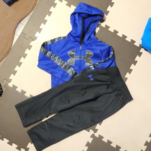 UNDER ARMOUR(アンダーアーマー)のアンダーアーマー　UNDER ARMOUR　上下セット キッズ/ベビー/マタニティのキッズ服男の子用(90cm~)(ジャケット/上着)の商品写真