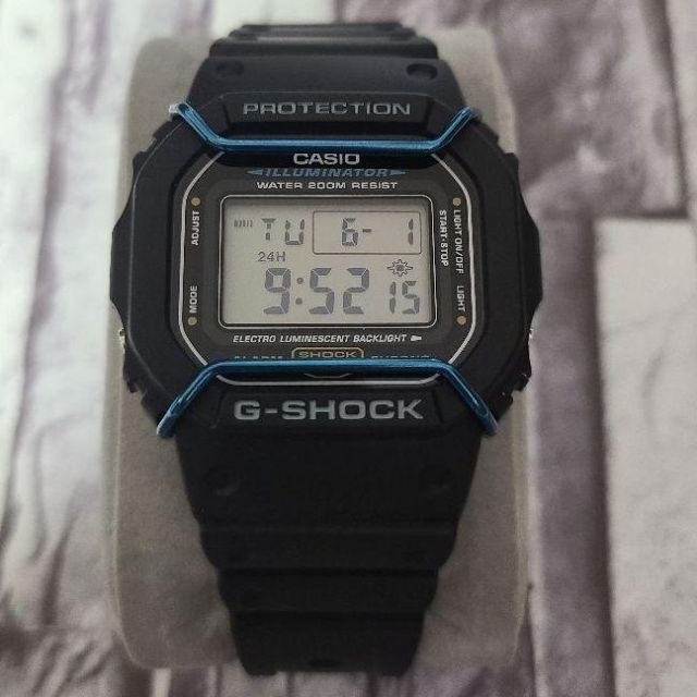 G-SHOCK DW-5600・GW-M5610系 バンパープロテクター　ブルー メンズの時計(腕時計(デジタル))の商品写真