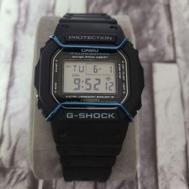 G-SHOCK DW-5600・GW-M5610系 バンパープロテクター　ブルー メンズの時計(腕時計(デジタル))の商品写真