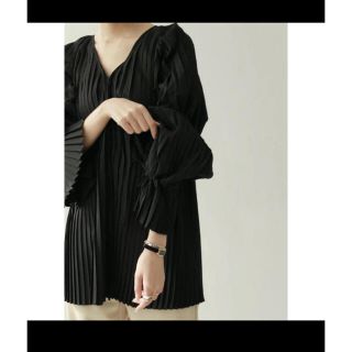 アメリヴィンテージ(Ameri VINTAGE)のlouren all pleats volume blouse(シャツ/ブラウス(長袖/七分))