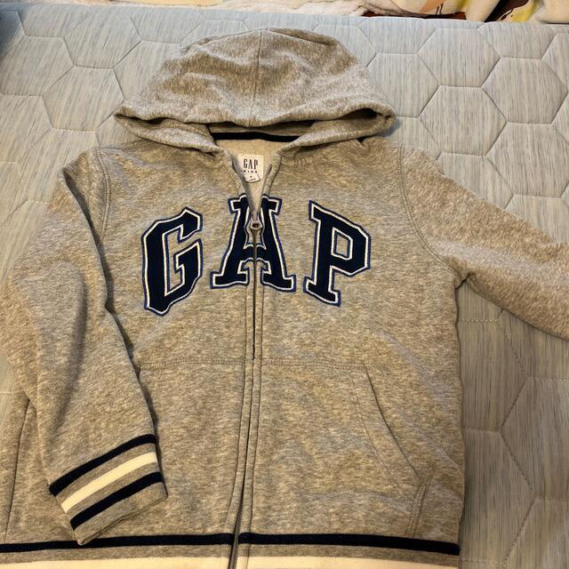 GAP Kids(ギャップキッズ)の男の子GAPまとめ売り　4着サイズＳ キッズ/ベビー/マタニティのキッズ服男の子用(90cm~)(Tシャツ/カットソー)の商品写真