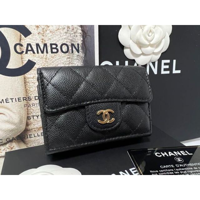 28番台CHANEL マトラッセ キャビアスキン 三つ折り財布スモールフラップウォレット