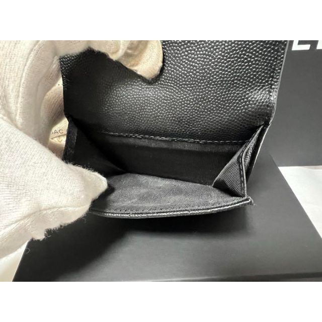 CHANEL(シャネル)の28番台CHANEL マトラッセ キャビアスキン 三つ折り財布 レディースのファッション小物(財布)の商品写真