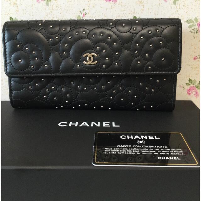 CHANEL(シャネル)の【CHANEL】ニューカメリア✨スタッズ付き二つ折り長財布✨全付属品付き美品❣️ レディースのファッション小物(財布)の商品写真