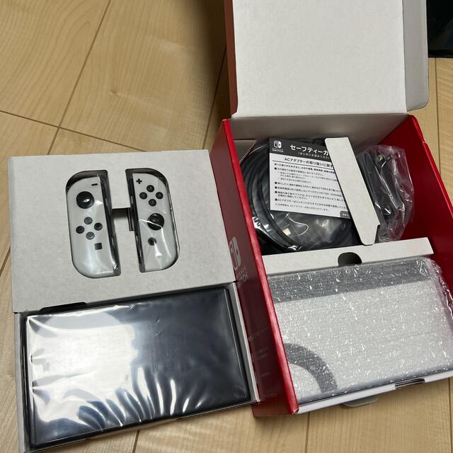 任天堂(ニンテンドウ)のNintendo Switch 有機EL Joy-Con(L)/(R) 本体 エンタメ/ホビーのゲームソフト/ゲーム機本体(家庭用ゲーム機本体)の商品写真