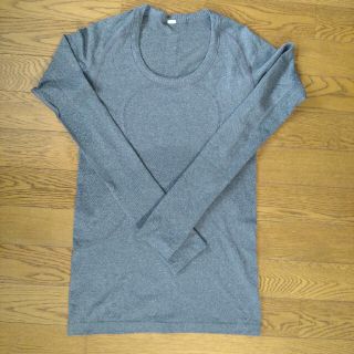 ルルレモン(lululemon)のlululemon　swiftly tech long sleeve(ヨガ)