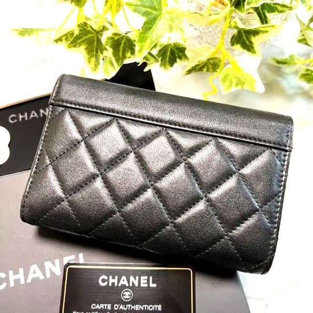 CHANEL(シャネル)の専用！超極美品★CHANEL ハーフココ・フラップウォレット ラムスキン★正規品 レディースのファッション小物(財布)の商品写真