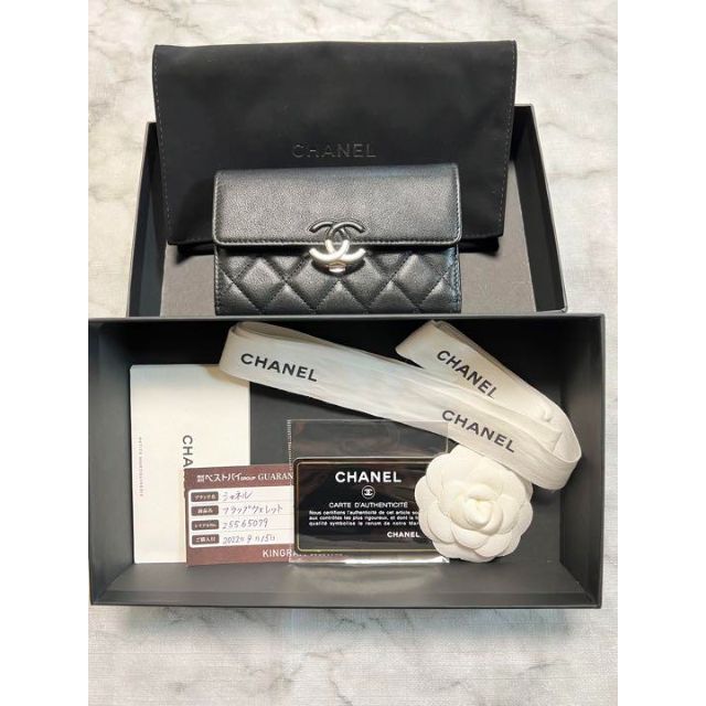 CHANEL(シャネル)の専用！超極美品★CHANEL ハーフココ・フラップウォレット ラムスキン★正規品 レディースのファッション小物(財布)の商品写真