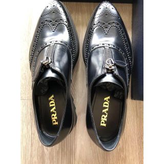 プラダ(PRADA)のPRADA プラダ シャークソール センタージップ 黒(ドレス/ビジネス)