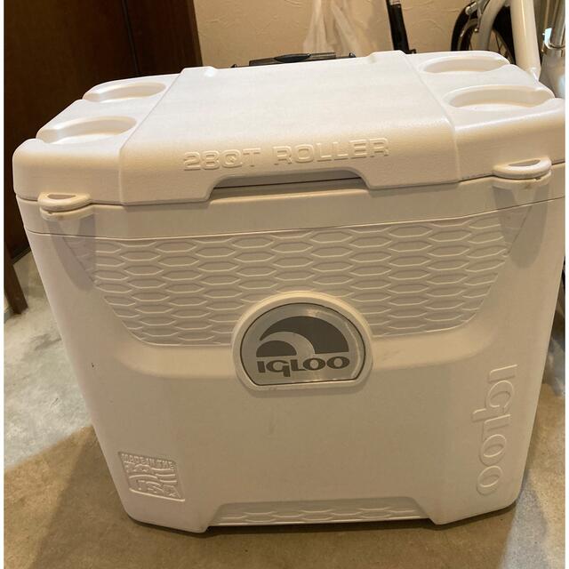 コストコ(コストコ)のigloo キャスター付きICE BOX 26L スポーツ/アウトドアのアウトドア(その他)の商品写真