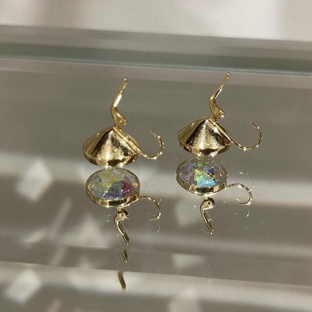 SWAROVSKI(スワロフスキー)のスワロフスキーピアスゴールド✖️オーロラカラー ハンドメイドのアクセサリー(ピアス)の商品写真