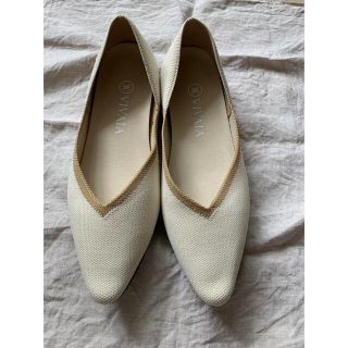 vivaia フラットシューズ　White&beige(バレエシューズ)