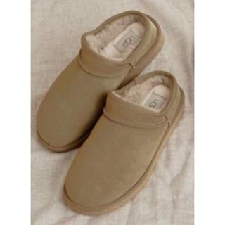 アグ(UGG)の新品未使用 UGGのクラシック ムートンスリッパ ベージュ(スリッポン/モカシン)