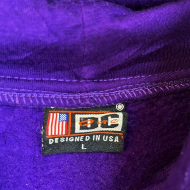 アメリカ古着ワシントンDC切り文字刺繍ジップアップスウェットパーカーサイズL紫. メンズのトップス(パーカー)の商品写真
