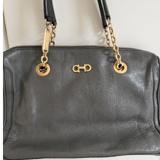 フェラガモ(Ferragamo)の[お値下げしました！]フェラガモ　バッグ(ショルダーバッグ)