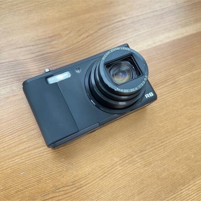 RICOH(リコー)の【実写付】RICOH リコー R8 黒 スマホ/家電/カメラのカメラ(コンパクトデジタルカメラ)の商品写真