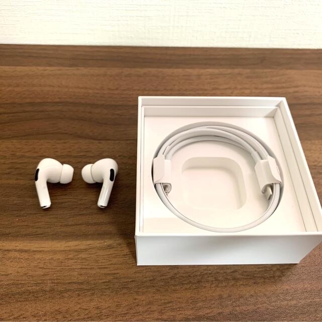 Apple(アップル)の【美品】Apple AirPods Pro(エアポッド) MWP22J/A スマホ/家電/カメラのオーディオ機器(ヘッドフォン/イヤフォン)の商品写真