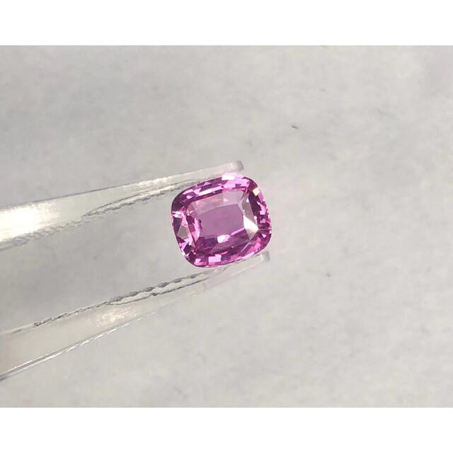 天然 非加熱パパラチアサファイア ルース1.58ct f