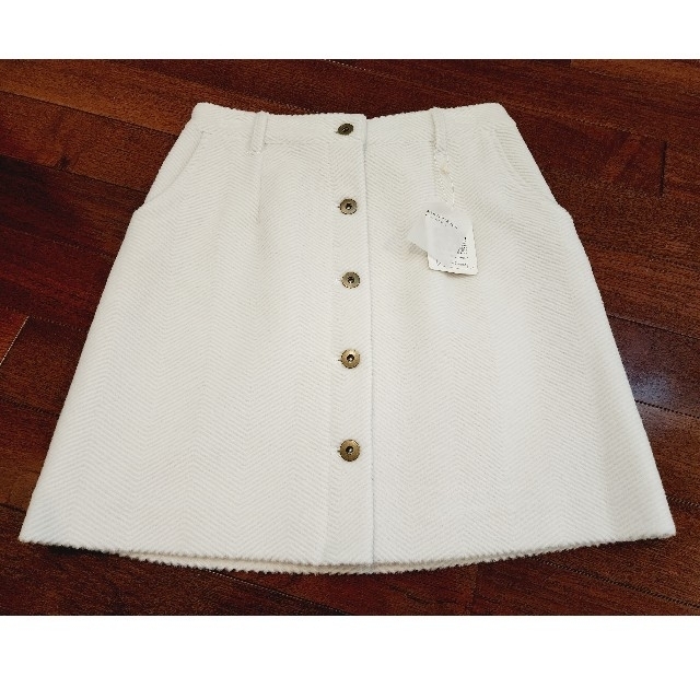 新品　未使用　タグ付き　MERCURY Bijou 　スカート　ホワイト レディースのスカート(ミニスカート)の商品写真