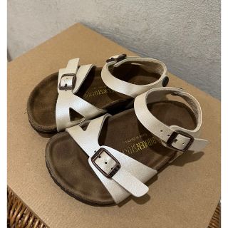 ビルケンシュトック(BIRKENSTOCK)のビルケン　キッズサンダル　16センチ(サンダル)