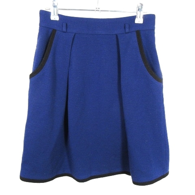 STRAWBERRY-FIELDS(ストロベリーフィールズ)のストロベリーフィールズ スカート フレア ひざ丈 タック 薄手 無地 青 黒 レディースのスカート(ひざ丈スカート)の商品写真
