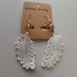 ハンドメイド　ピアス(ピアス)