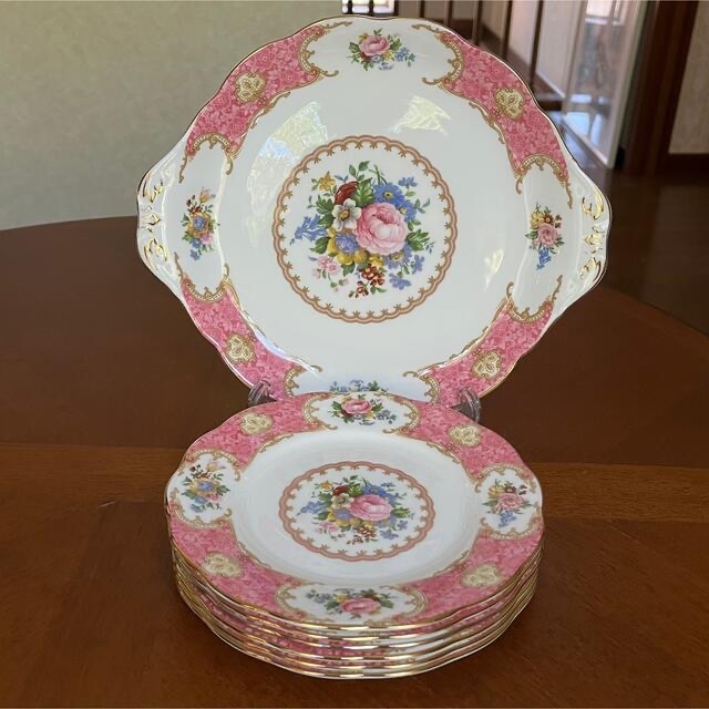 ROYAL ALBERT(ロイヤルアルバート)の【美品】ロイヤルアルバート★レディカーライル★パーティセット インテリア/住まい/日用品のキッチン/食器(食器)の商品写真