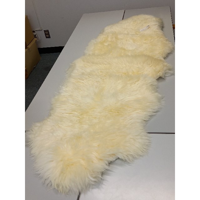 ムートンラグ大型・長毛　羊毛100% ニュージーランド製　ホワイト系　新品未使用