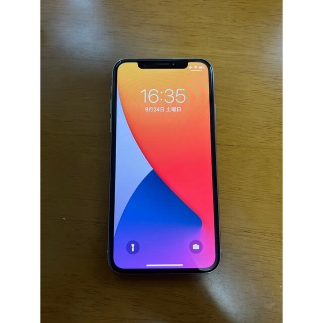 iPhone(アイフォーン)のiPhone X 64GB ホワイト スマホ/家電/カメラのスマートフォン/携帯電話(スマートフォン本体)の商品写真