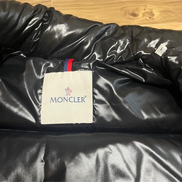 MONCLER(モンクレール)の【中古】MONCLER モンクレール タータンチェック ダウンジャケット メンズのジャケット/アウター(ダウンジャケット)の商品写真