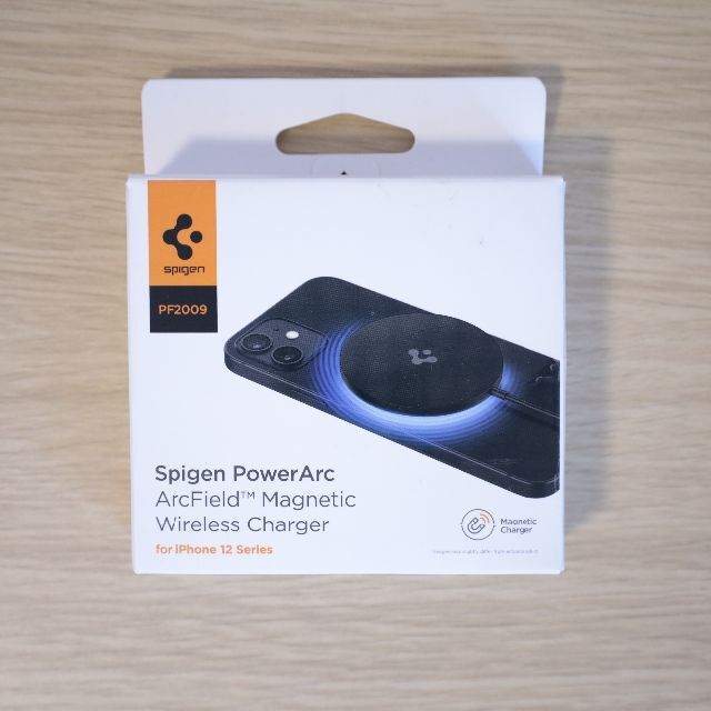 Spigen(シュピゲン)のSpigen(シュピゲン) iPhone対応 MagSafe対応ワイヤレス充電器 スマホ/家電/カメラのスマートフォン/携帯電話(バッテリー/充電器)の商品写真