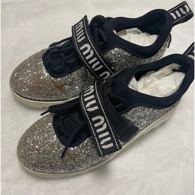 MIUMIU グリッタースニーカー