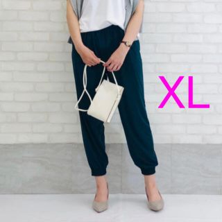 ユニクロ(UNIQLO)の新品　ユニクロ　クレープジャージージョガーパンツ　ダークグリーン　XL 緑(カジュアルパンツ)