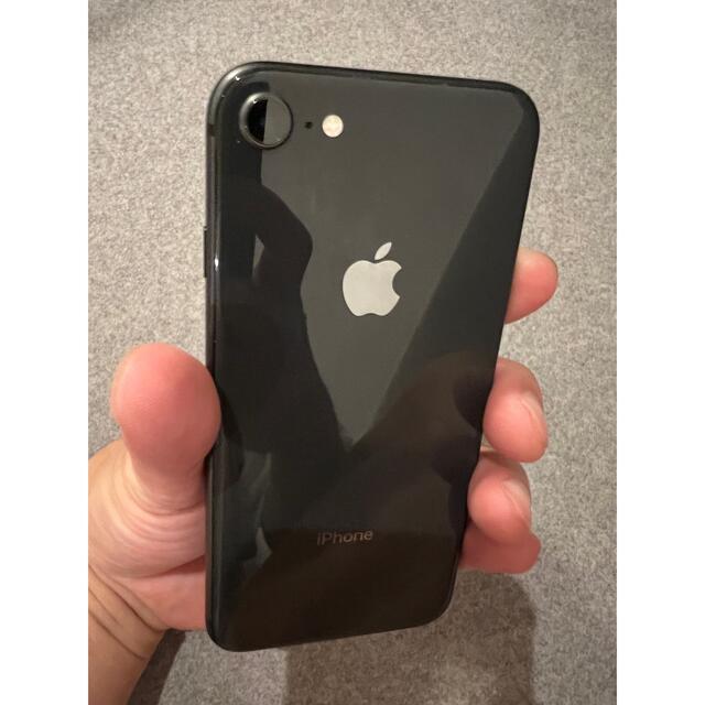 iPhone(アイフォーン)のiPhone8 64GB スペースグレー　美品 スマホ/家電/カメラのスマートフォン/携帯電話(スマートフォン本体)の商品写真