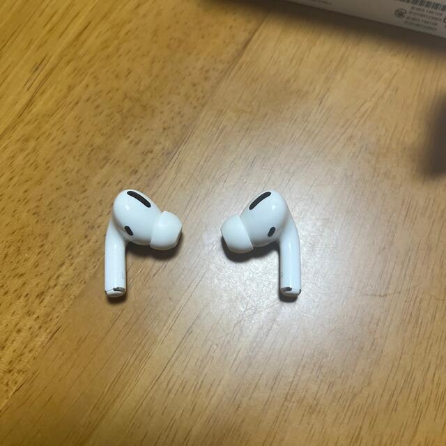 Apple(アップル)の【中古】Apple AirPods Pro（PWP22J/A） スマホ/家電/カメラのオーディオ機器(ヘッドフォン/イヤフォン)の商品写真