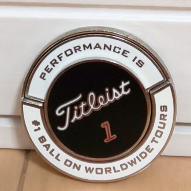 Titleist(タイトリスト)のひなこうし様専用　キャップクリップマーカー　Titleist ゴルフ スポーツ/アウトドアのゴルフ(その他)の商品写真