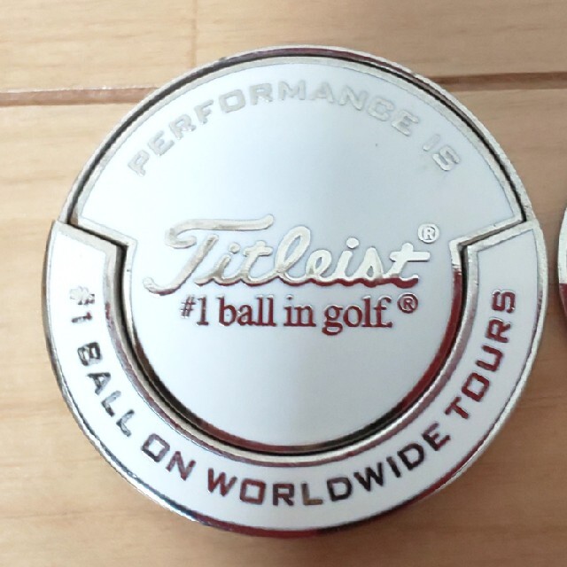 Titleist(タイトリスト)のひなこうし様専用　キャップクリップマーカー　Titleist ゴルフ スポーツ/アウトドアのゴルフ(その他)の商品写真